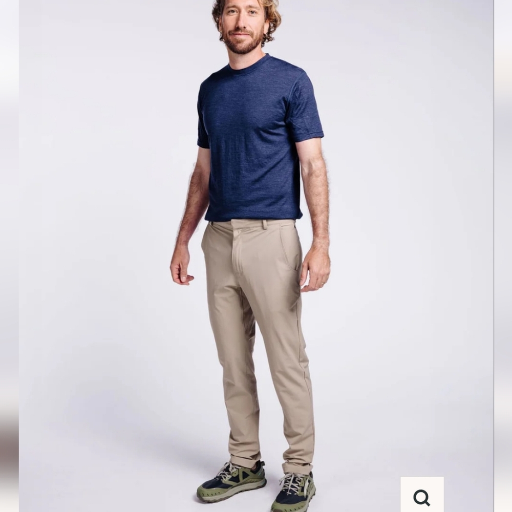 TravelSmith Pants Mens 34 Wool Blend Khaki Flap Pocket Cuffed Pleated Tan‎